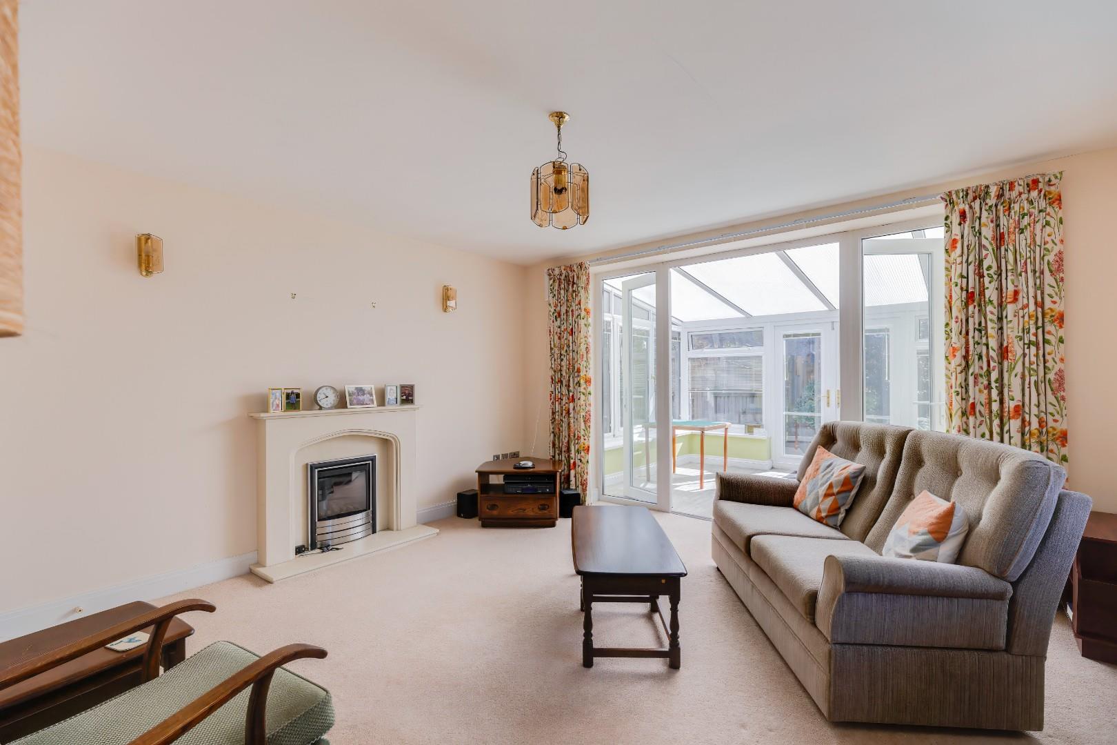 17 Charteris Close, Penarth, CF64 5RT